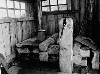 Колодец (колодча) в усадьбе Г.К.Балтова. Выкопан в 1920 г.. 1987 г. УАССР,Юкаменский р-н, д. Малый Досос.