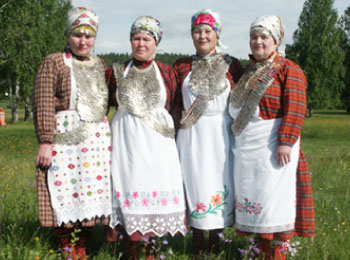 Костюм южных удмуртов. Удмуртская Республика. 2005 год. Фото К.И. Куликова.
